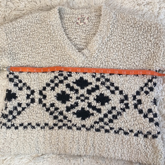 Hippie Rose Geometric Patterned Sweater, Cropped, White, Black Detail, Medium - Picture 8 of 9